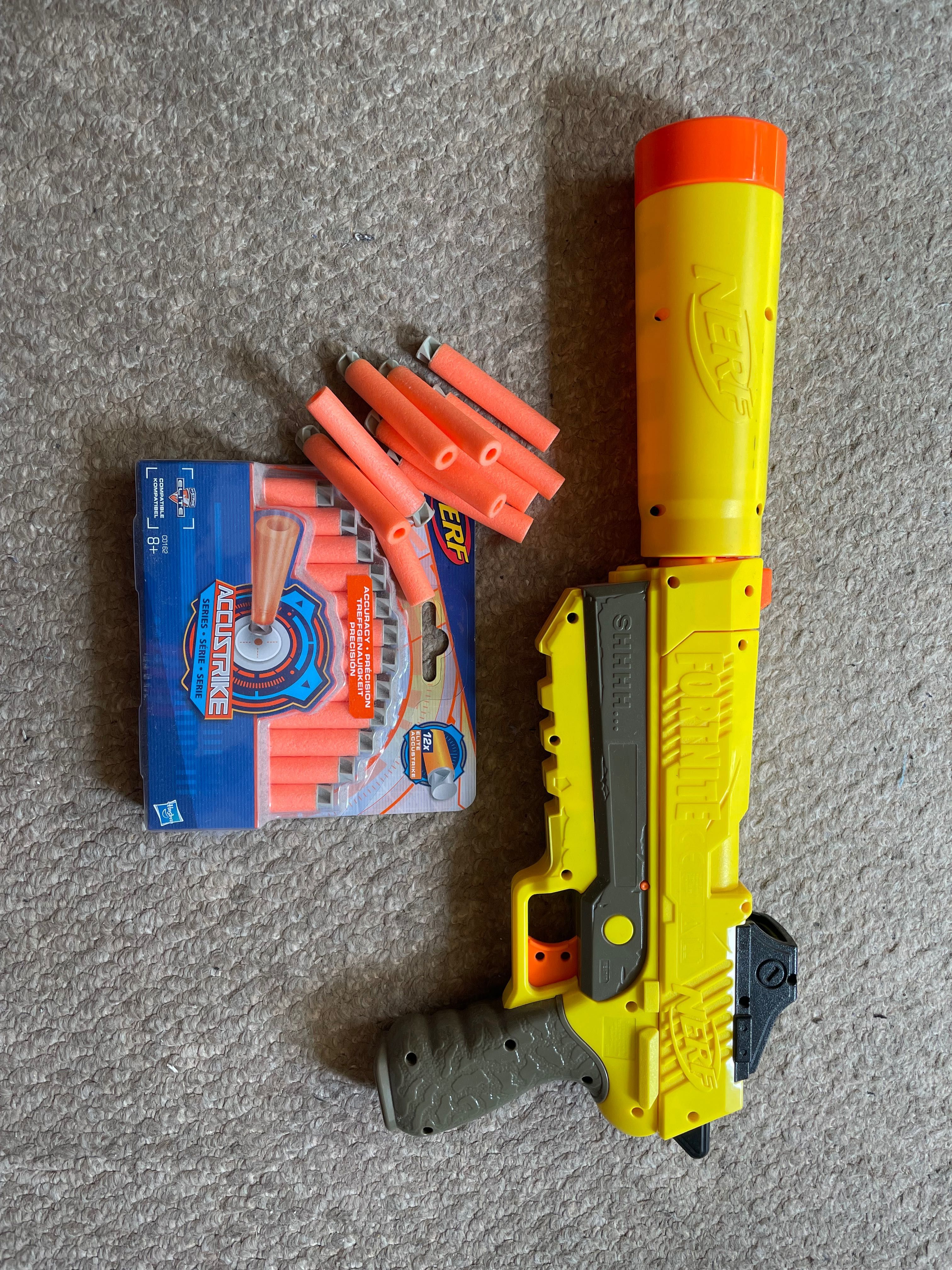 Іграшковий бластер Nerf