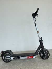 Електросамокат Audi Segway Ninebot KickScooter MAX G30D IІ