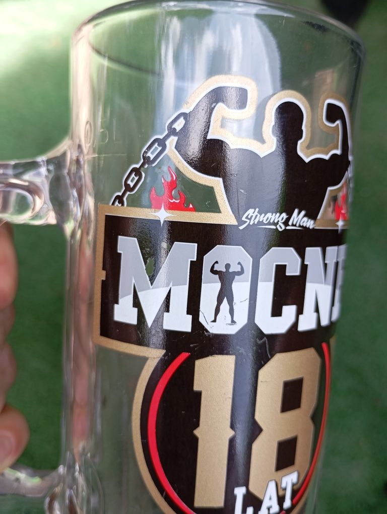 Duży kufel 21,5cm Strong Man Mocarz na 18 urodziny Grube szkło