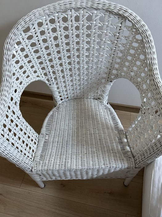 Fotel wiklinowy biały