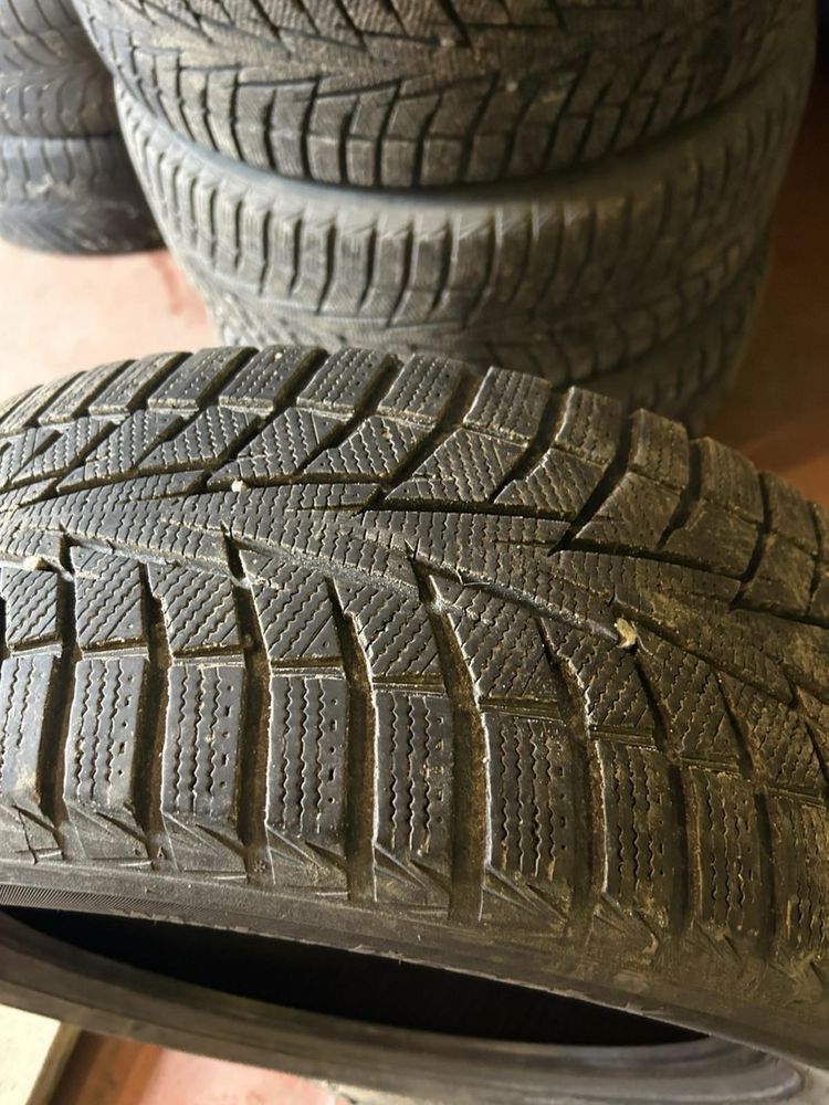 Продам зимову гуму 18R Hankook