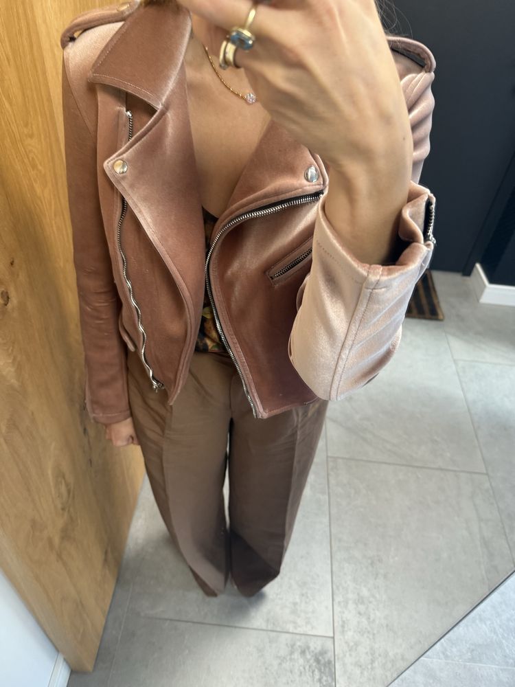 Ramoneska kurtka z alsamitu Bershka