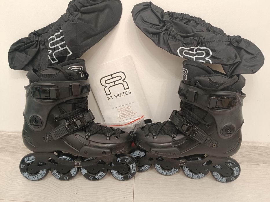Продам роліки fr skates fr1