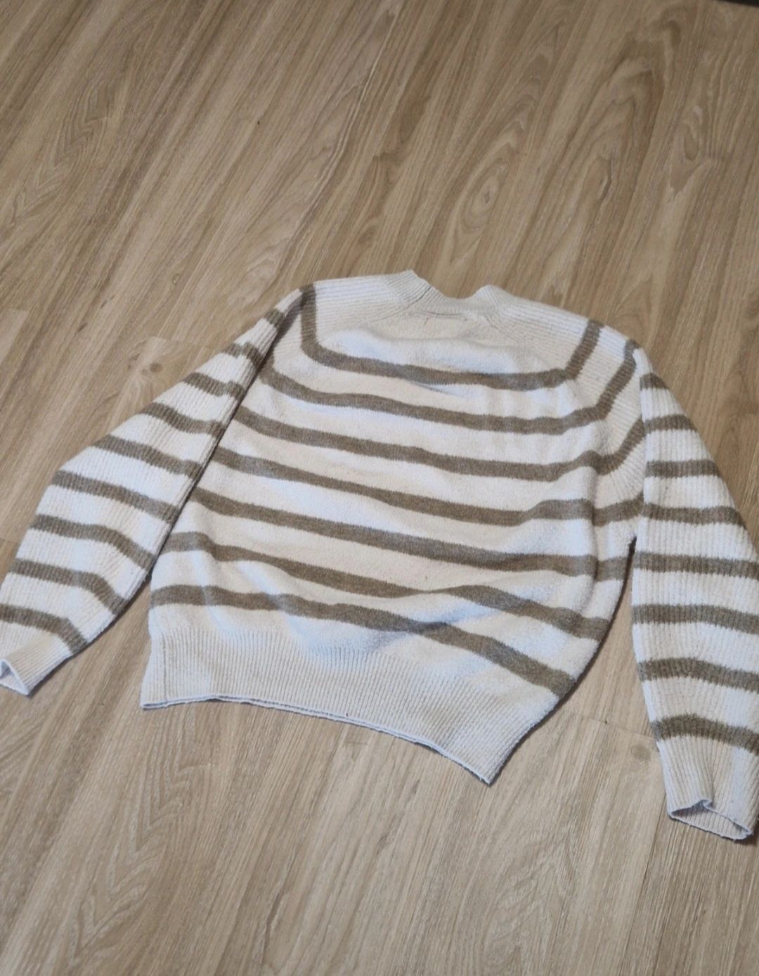 Beżowo biały sweter sweterek w paski L oversize