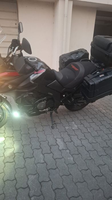 Suzuki V-STROM 650 Black Edition