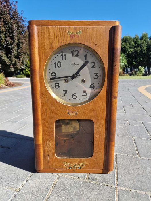 Zabytkowy zegar ścieny