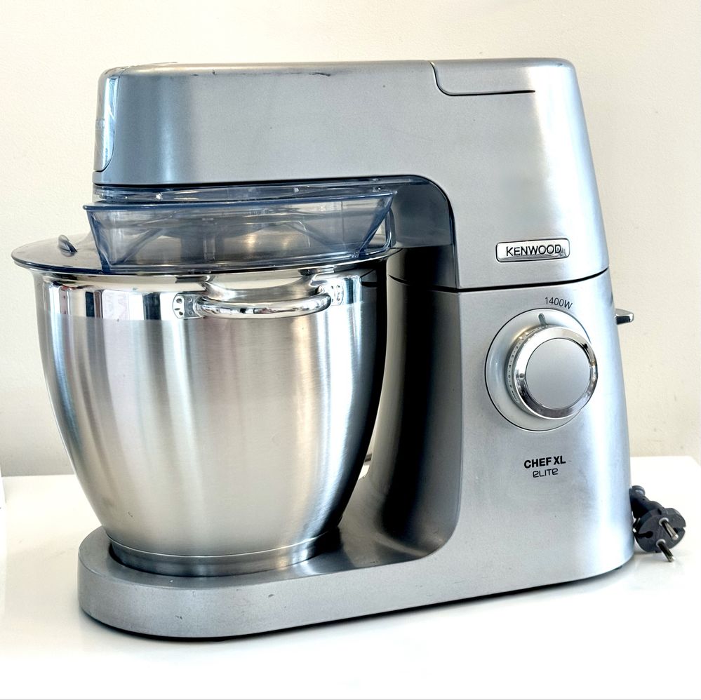 Kenwood Chef XL Elite 1400w з додатковими насадками