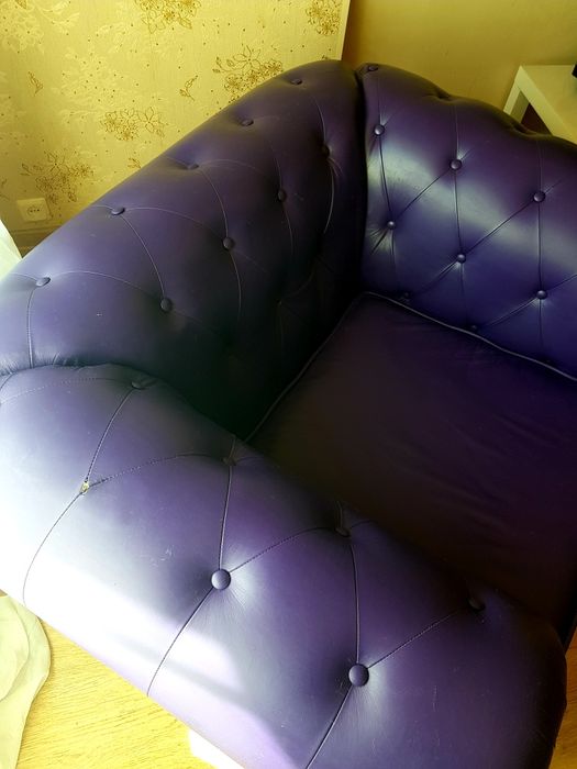 Pakowany fotel skórzany w stylu Chesterfield