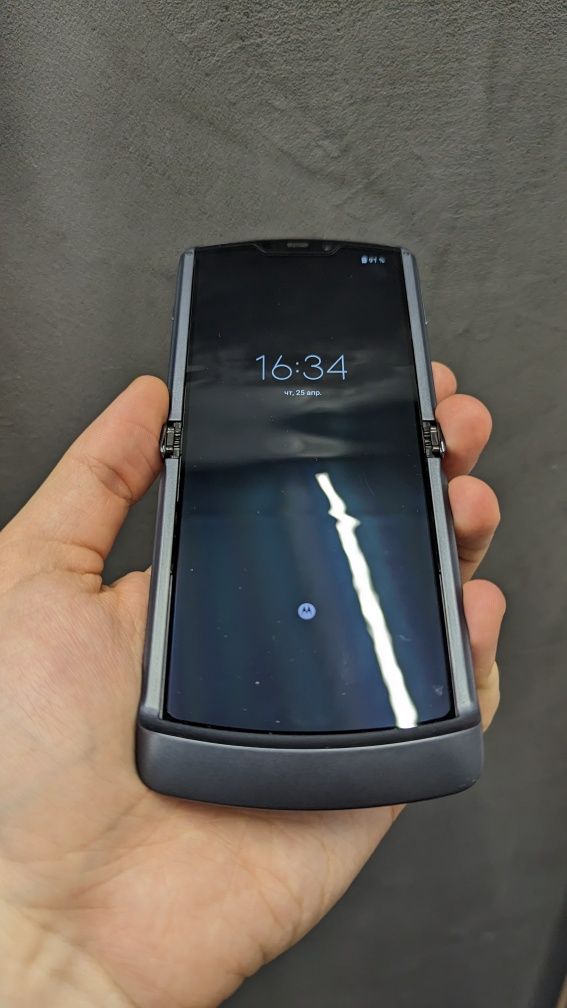 Розкладний Motorola razr 5g 2020 8/256GB Snapdragon 765G