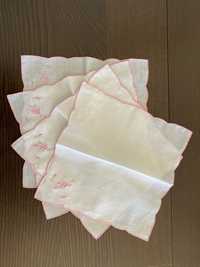 Paninhos de tecido bordados