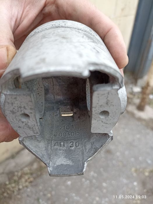 Продам новые распредвал и поршня ВАЗ 2101