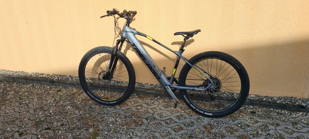Sprzedam rower elektryczny firmy
Trelago 27,5" (E-bike)