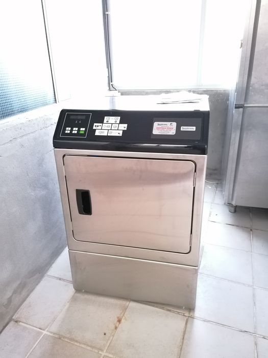 Máquina de secar roupa industrial