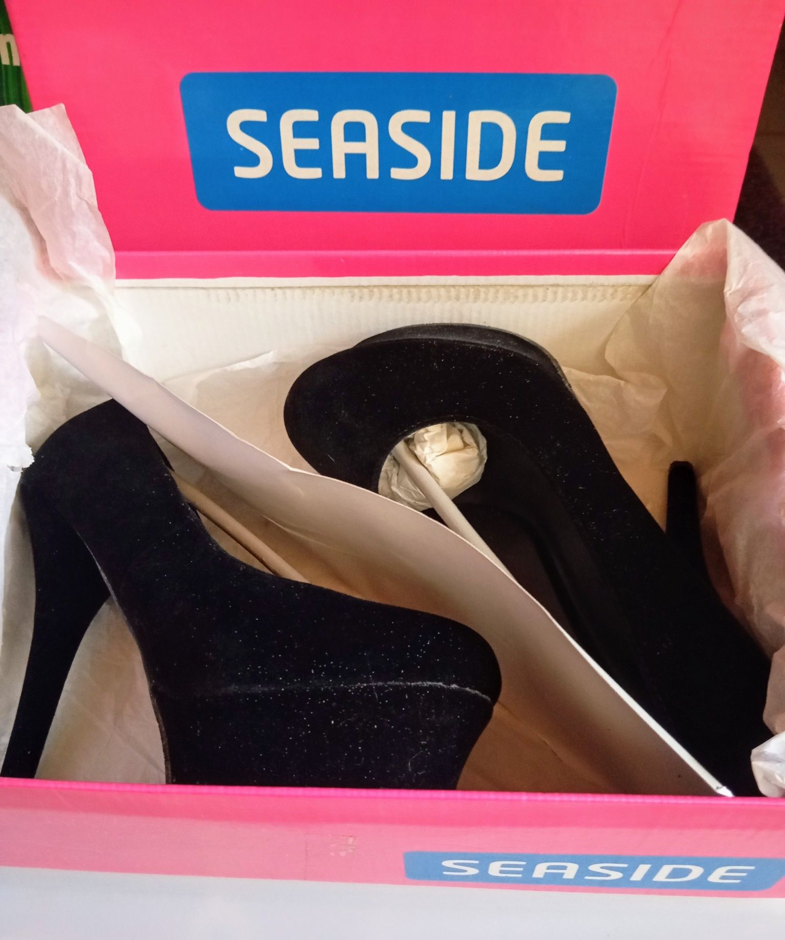 Pumps da marca Seaside N.36.