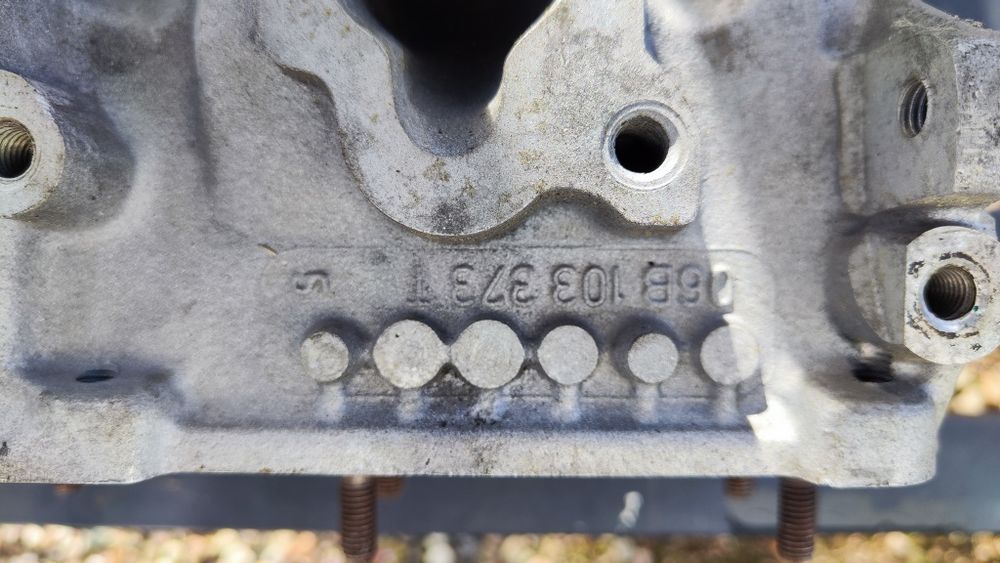 Głowica 06B103373T VW 1,6 benzyna