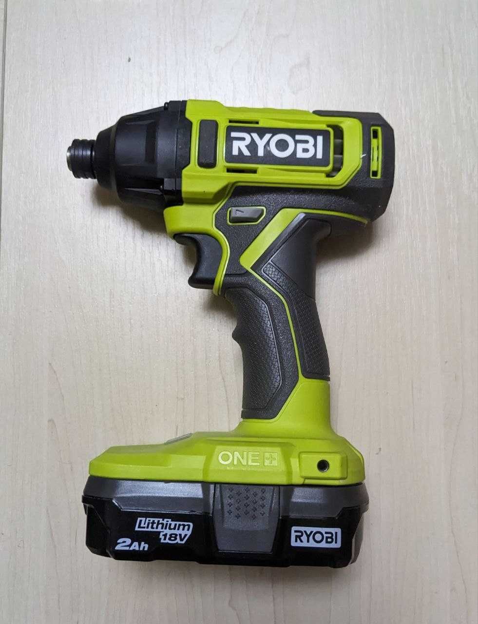 Набір шуруповертів Ryobi ONE+ 18V P215 / PCL235
