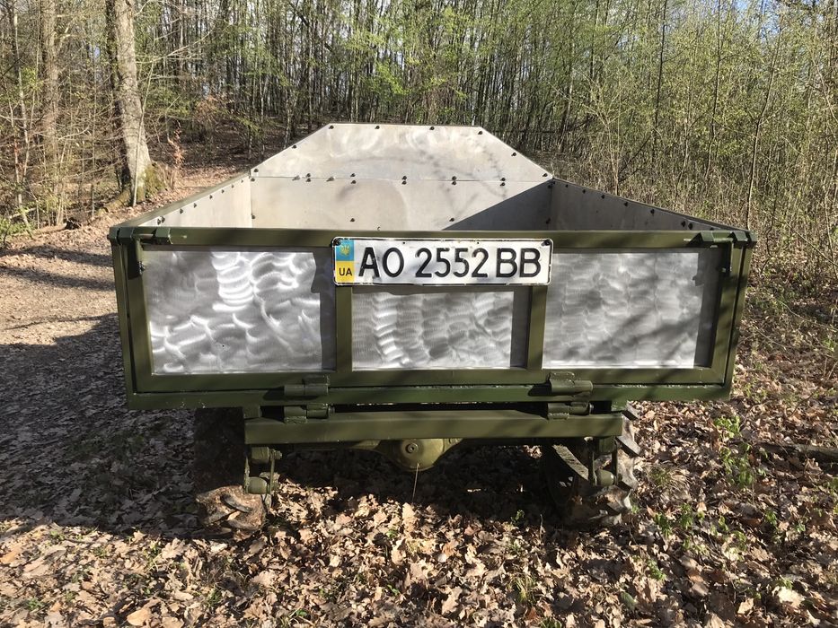 Грузовий трицикл, не трактор