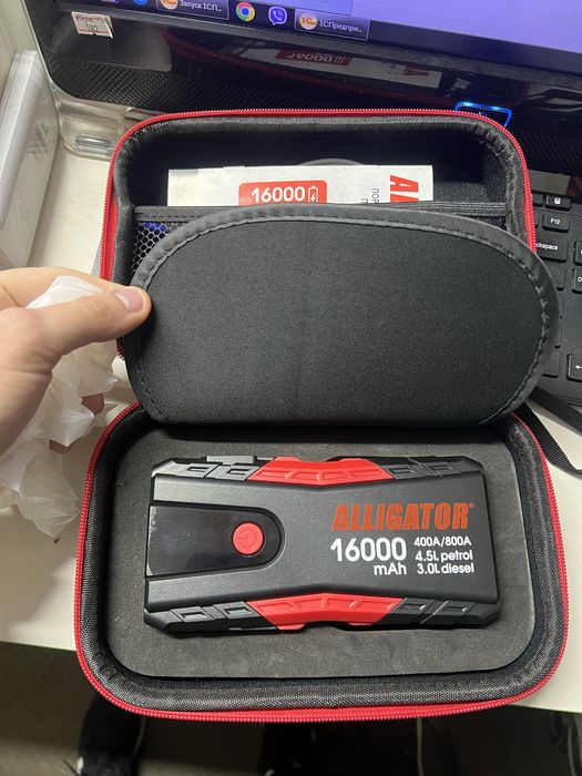 Новий бустер, пусковий пристрій для авто, jump starter
