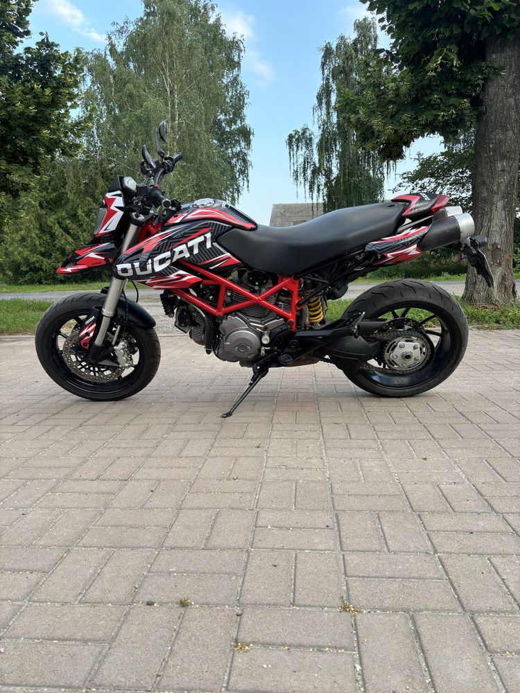 DUCATI Hypermotard 796