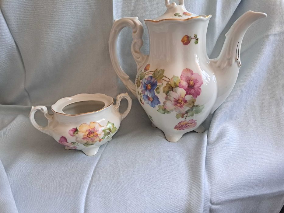 Porcelanowy dzbanek i cukiernica Karolina