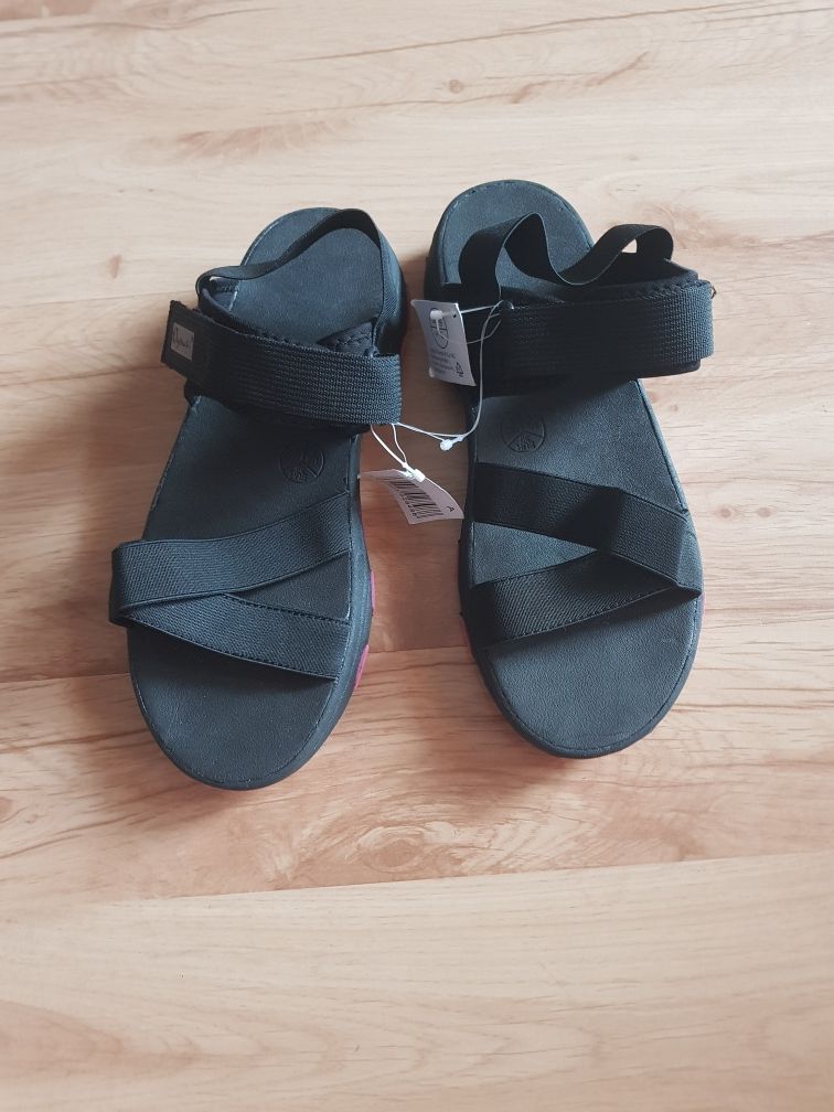 Nowe sandaly trekkingowe damskie marki Oyanda rozmiar 39