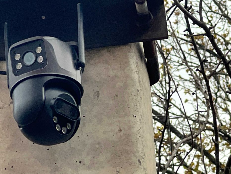 ТОР  вулична подвійна wi fi камера. Поворотна камера