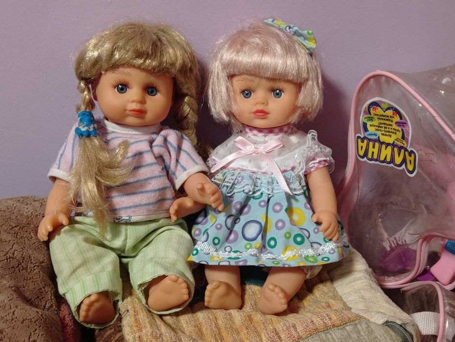 Лялька Аліна, в рюкзачку з аксесуарами, коник і лисичка  говорящі.