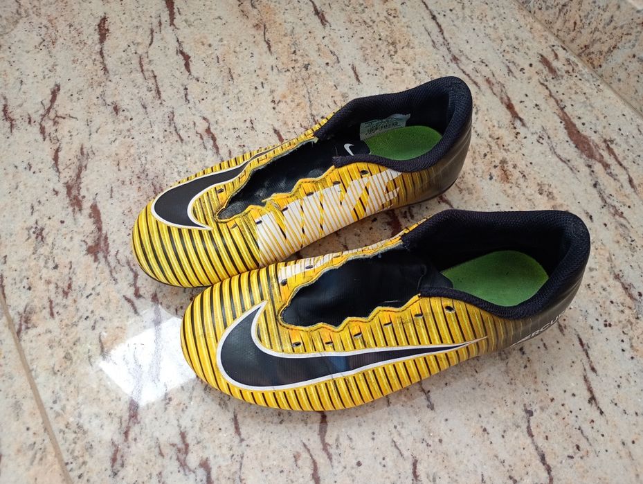 Buty piłkarskie chłopięce Nike 31.5