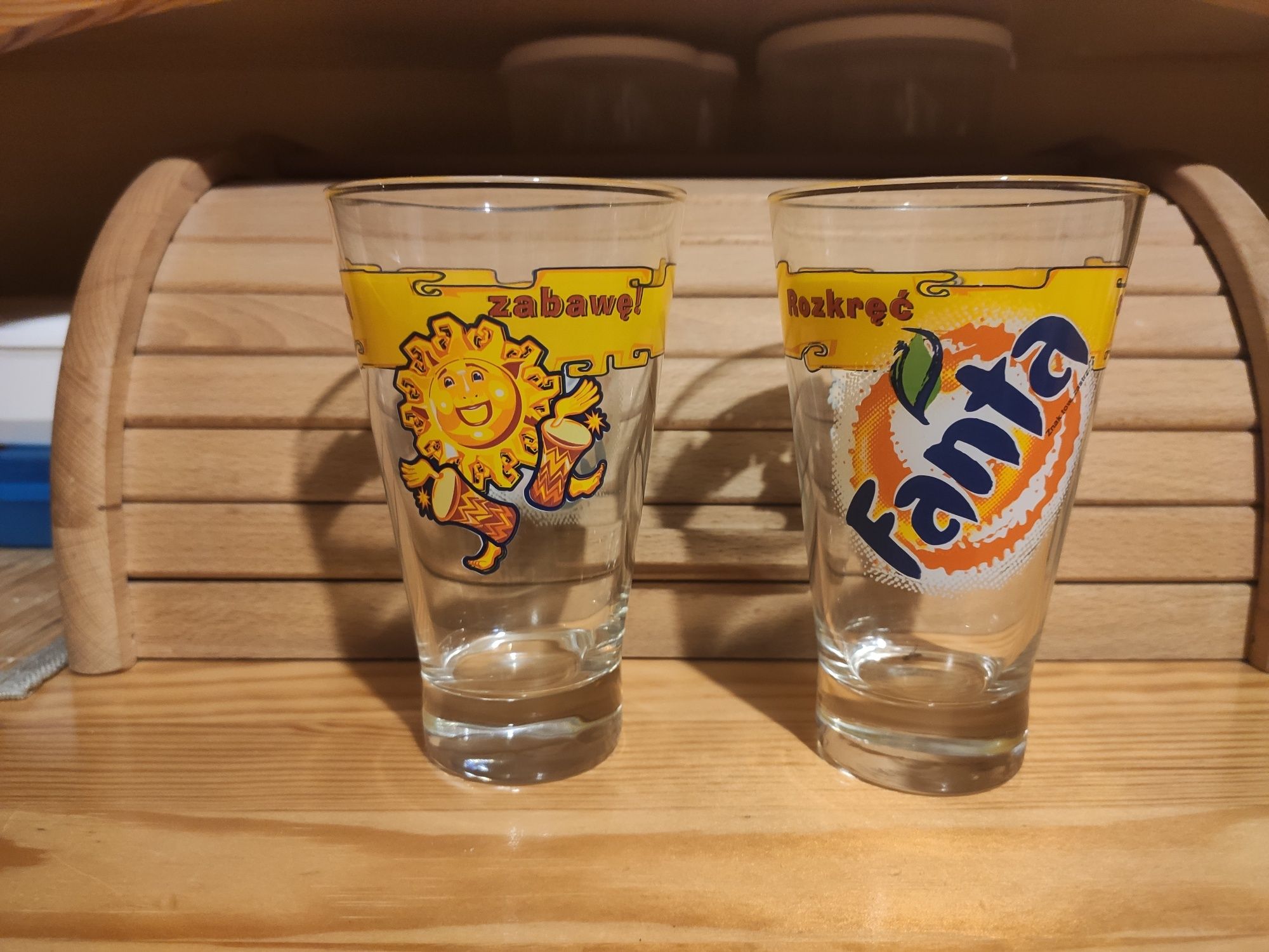 Dwie szklanki Fanta lata 90