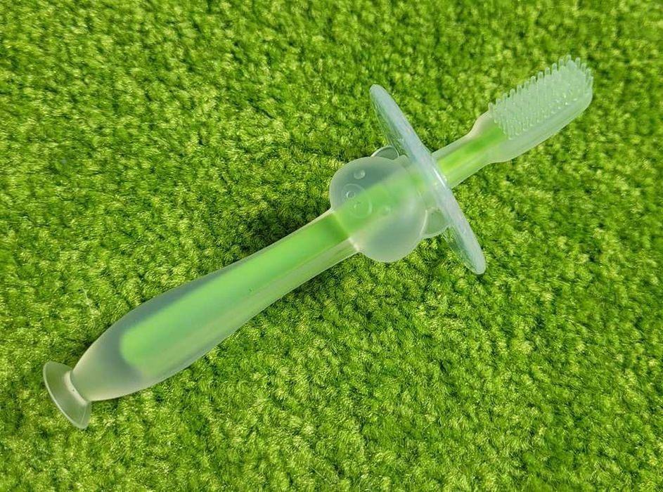 Silikonowa szczoteczka do zębów dla dzieci zielona