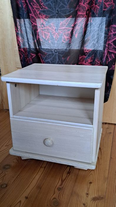 Szafka nocna drewniana sosnowa