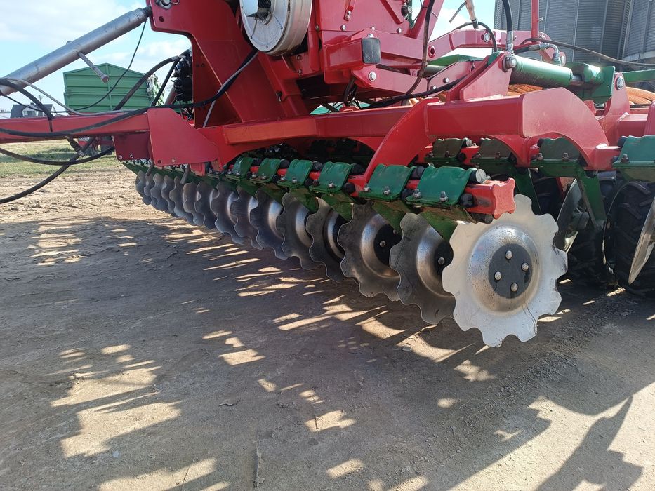 Agregat uprawowo-siewny, Unia Focus siewnik, talerzówka 2 maszyny w 1.