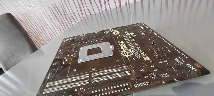 Płyta główna microATX oparta na chipsecie Intel H110