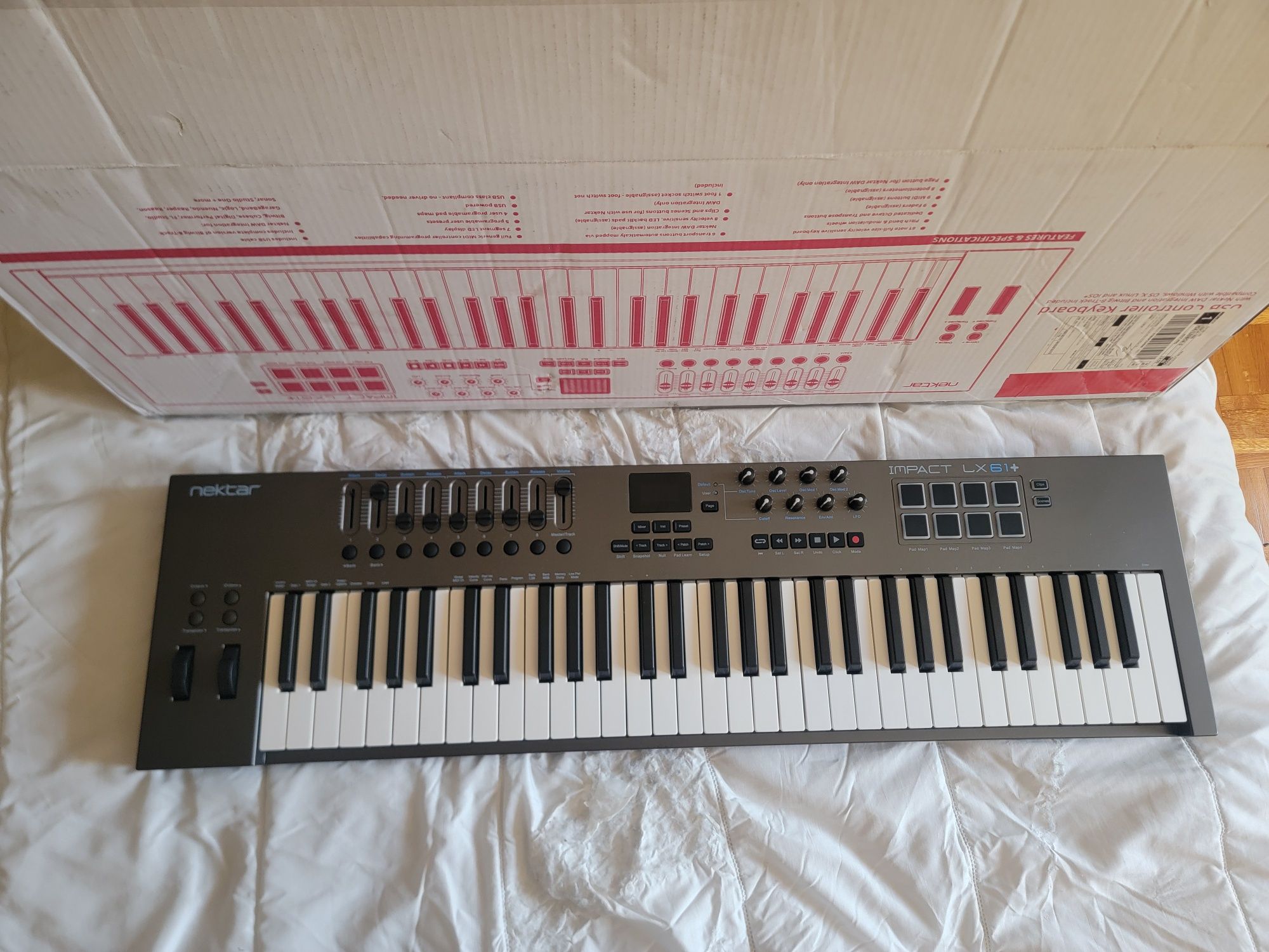 Controlador MIDI com Teclado de 61 keys