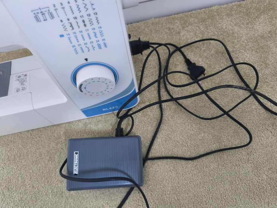 Máquina de costura Brother RL 425 braço livre