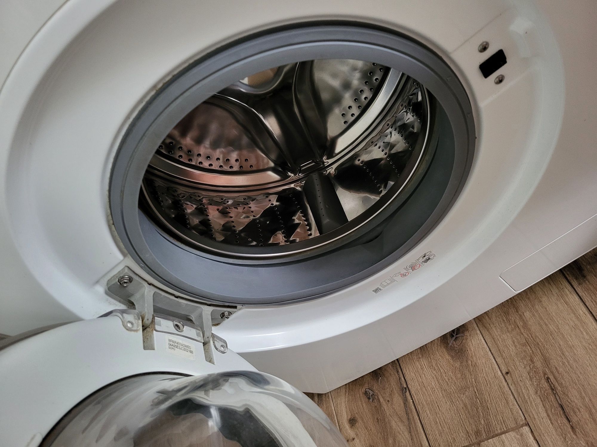 Pralka samsung eco bubble slim 42 cm 6 kg