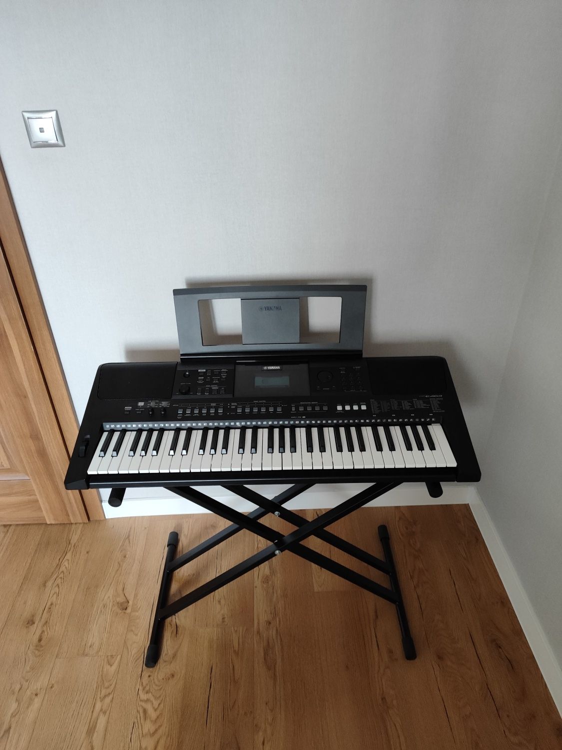 Keyboard Yamaha PSR E463 jak nowy + statyw i pokrowiec