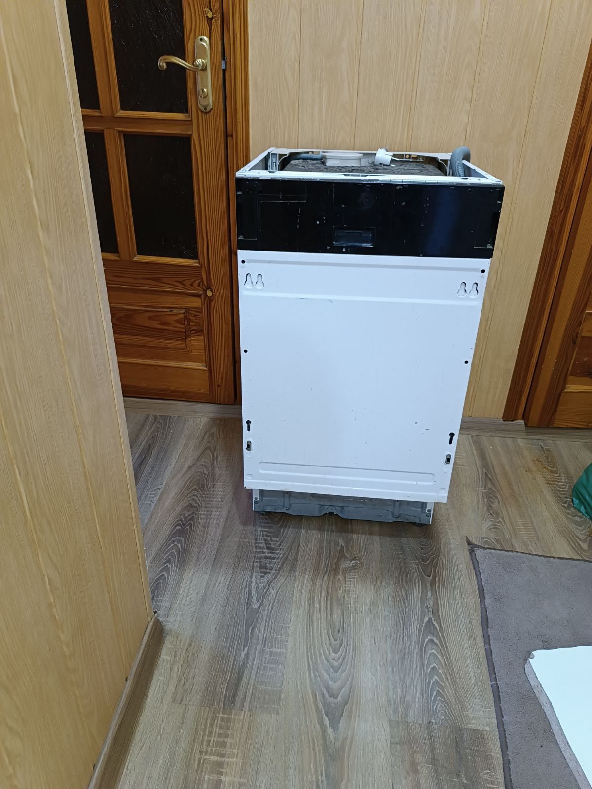 Посудомийна машинка Electrolux ESL 45010