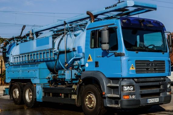 Чистка каналізації, викачка