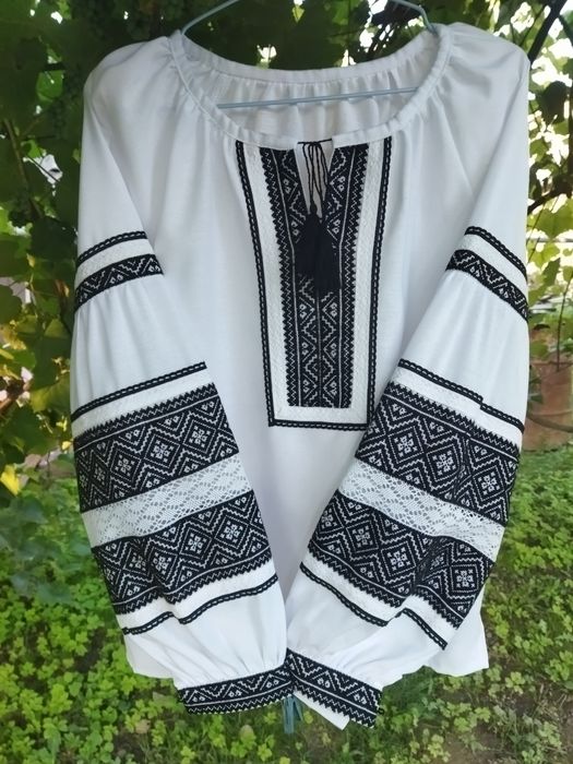 Вишиванка жіноча