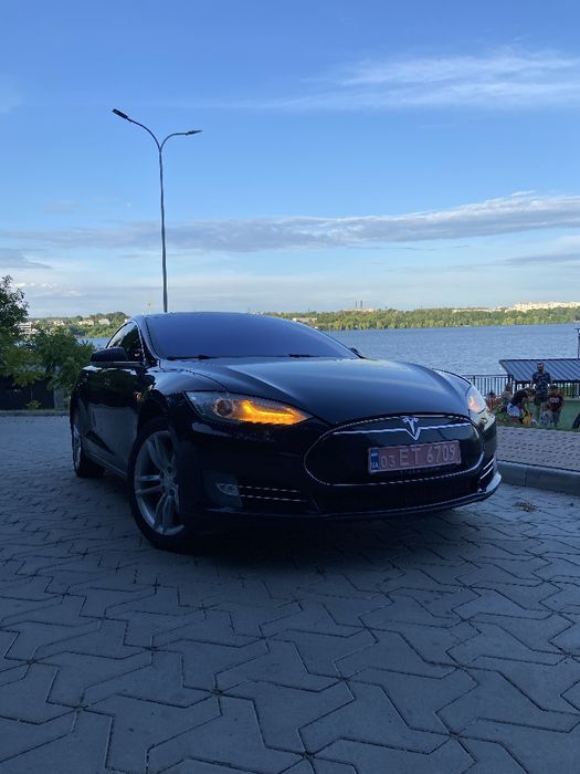 Tesla Model S P85 417к.с 85 КВт. Розмитненна!
