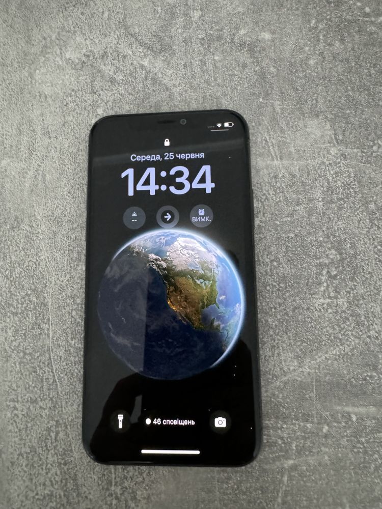 Продам. iPhone 11 Pro +у подарунок два чохла