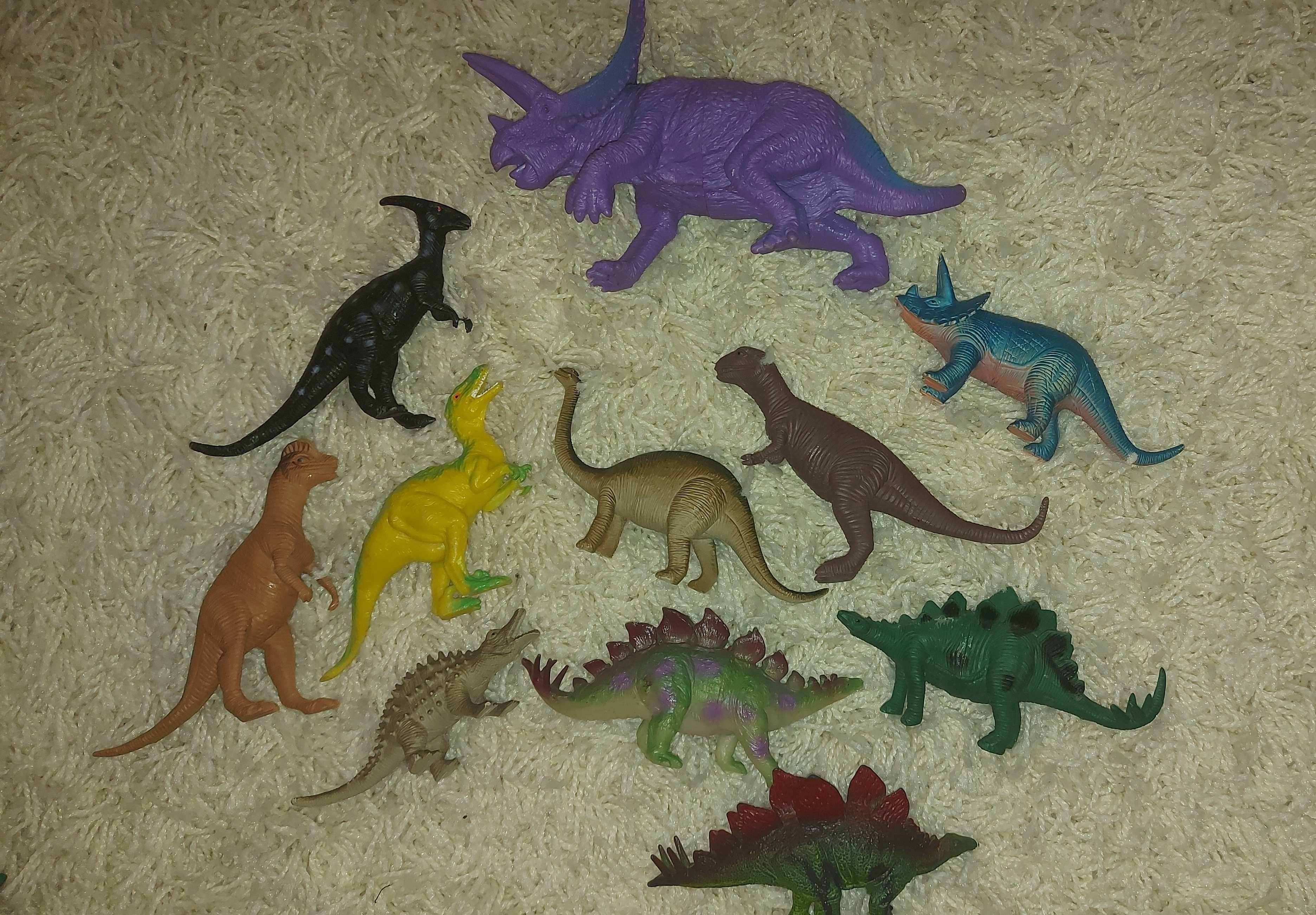 Динозаври  іграшки