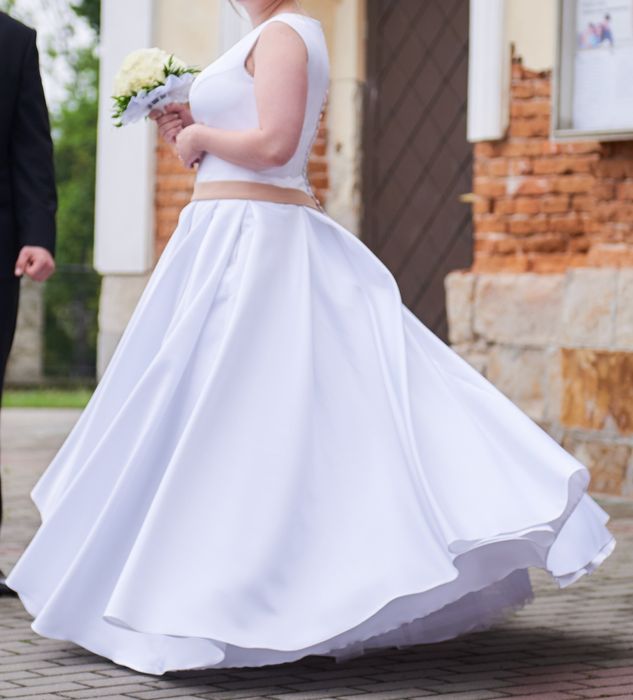 Suknia ślubna litera A