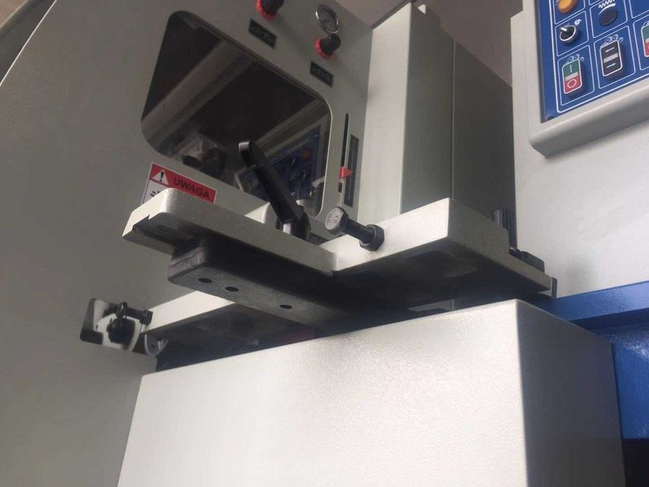 Docisk boczny do strugarki czterostronnej z regulacją siły docisku