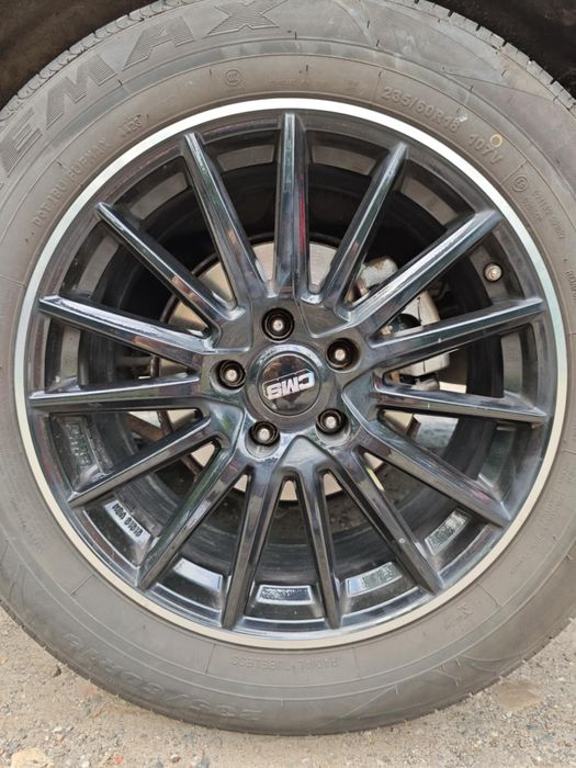 Kia Sorento Felgi aluminiowe CMS 18 5x114,3 z oponami Firemax letnie