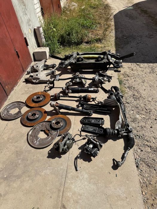 Задній підрамник 32315792 Volvo XC 90 Plugin Hybrid T8 2023 рік