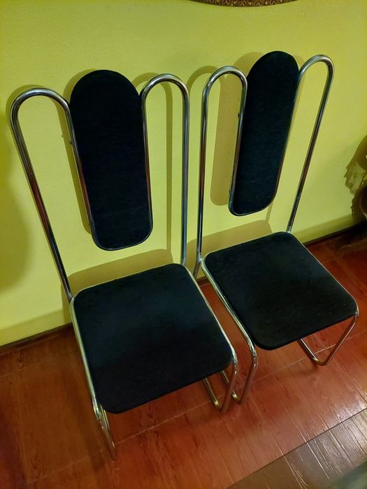 Mesa em vidro 180×91 cm,  mais 2 cadeiras.