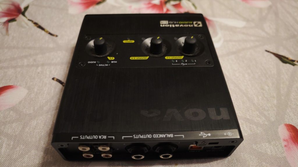 Interfejs Audio Novation AudioHub 2x4