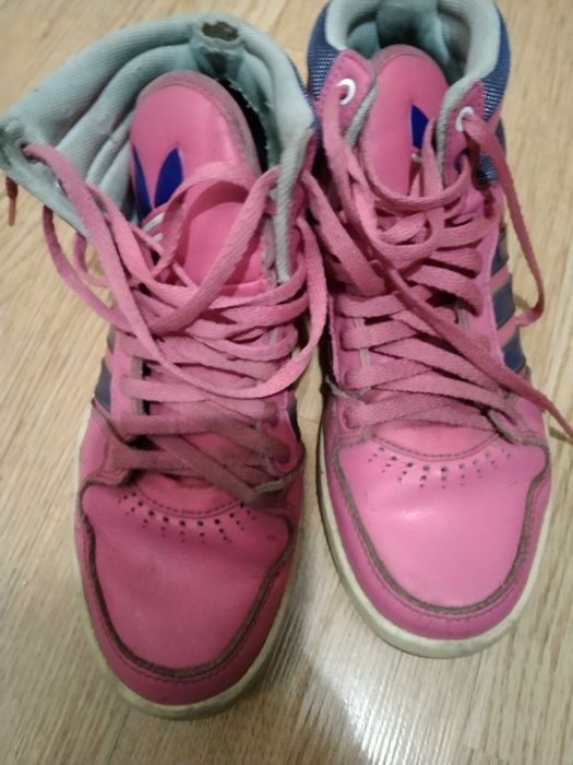 Кросівки адідас жіночі